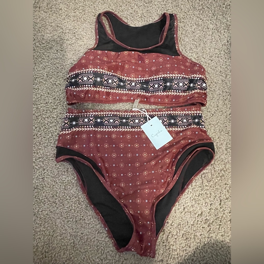 Women’s two piece swimsuit bikini L NWT cupshe